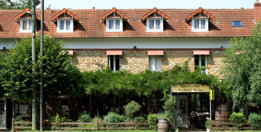 Hotel Au Bord Du Lac Saint-Rémy-lès-Chevreuse Exterior foto