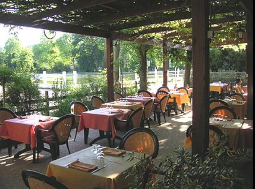 Hotel Au Bord Du Lac Saint-Rémy-lès-Chevreuse Exterior foto